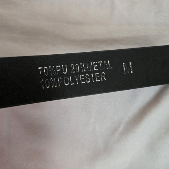 Shein | Black Fake Leather Belt with Cream Flower Buckle, Size M (Made Small) - Picture 4 of 6